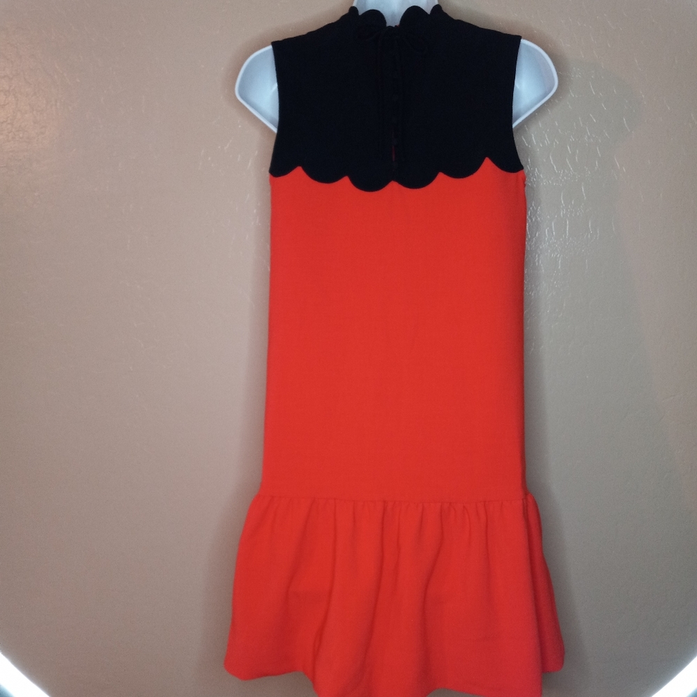 Victoria Beckham Scallop Retro Mod Mini Dress - Picture 2 of 6
